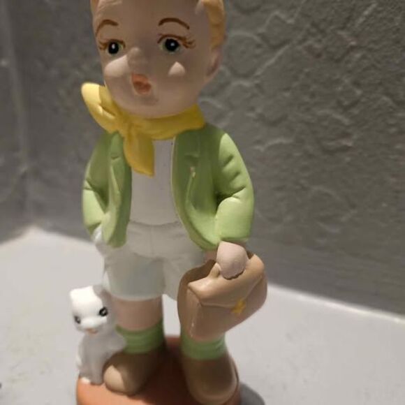 Ceramic Kitsch Boy and Girl Figurines with Kittens 5.5" - Picture 3 of 6